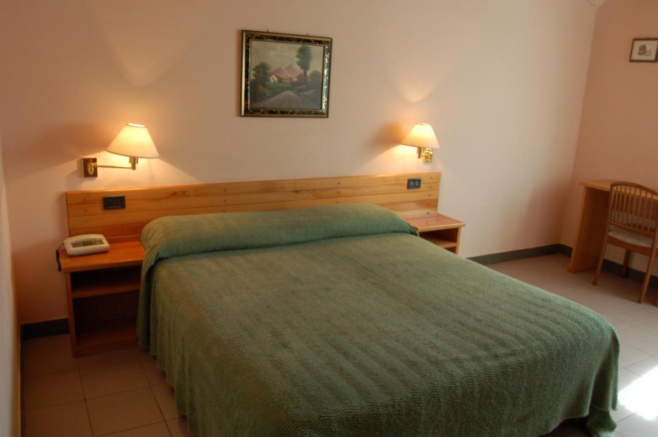 Hotel Lo Sciatore Cotronei 外观 照片