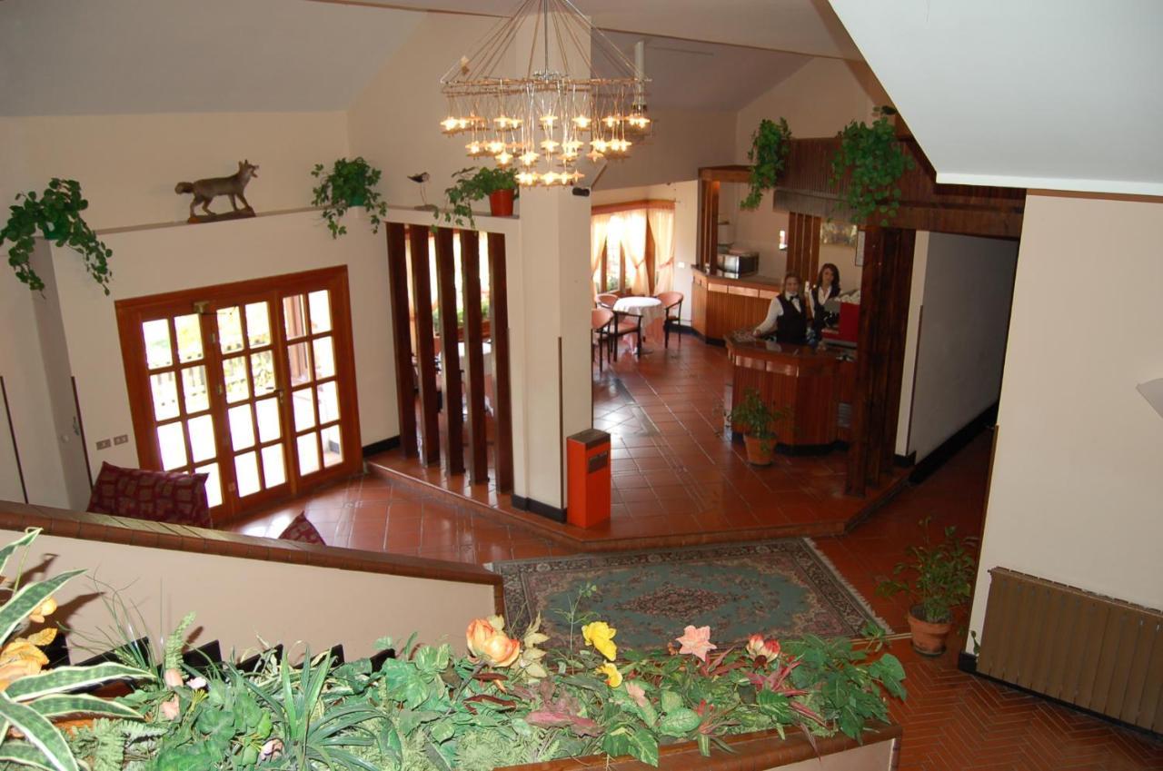 Hotel Lo Sciatore Cotronei 外观 照片